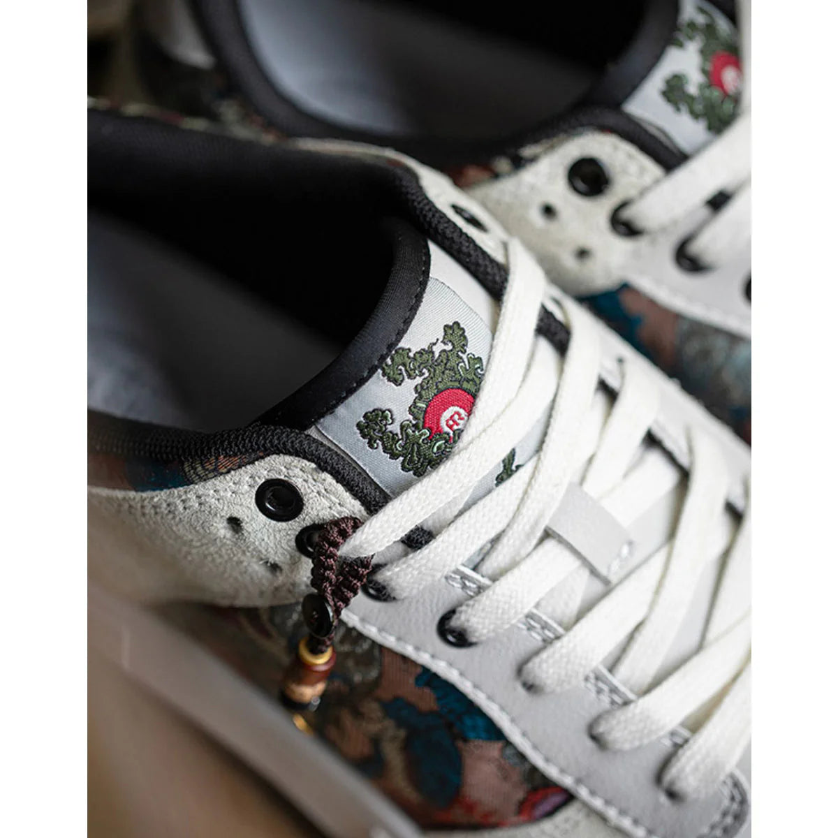 Dunhuang Mythos Sneakers